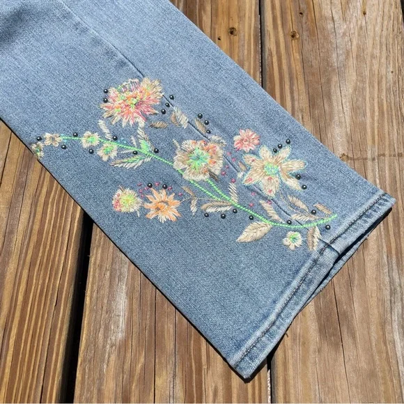 Lucky Brand Legend Sweet Mid Rise Straight Jeans- Host Pick! - Picture 9 of 11